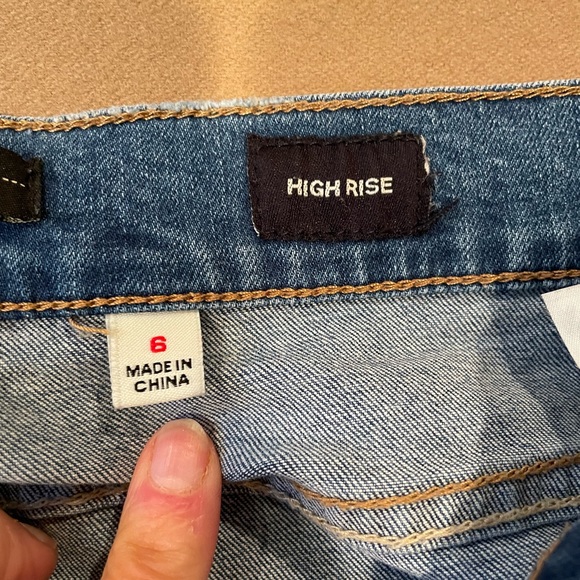 Supplies by Union Bay Mid Rise Distressed Crop Jeans - Size 6 - Picture 13 of 13